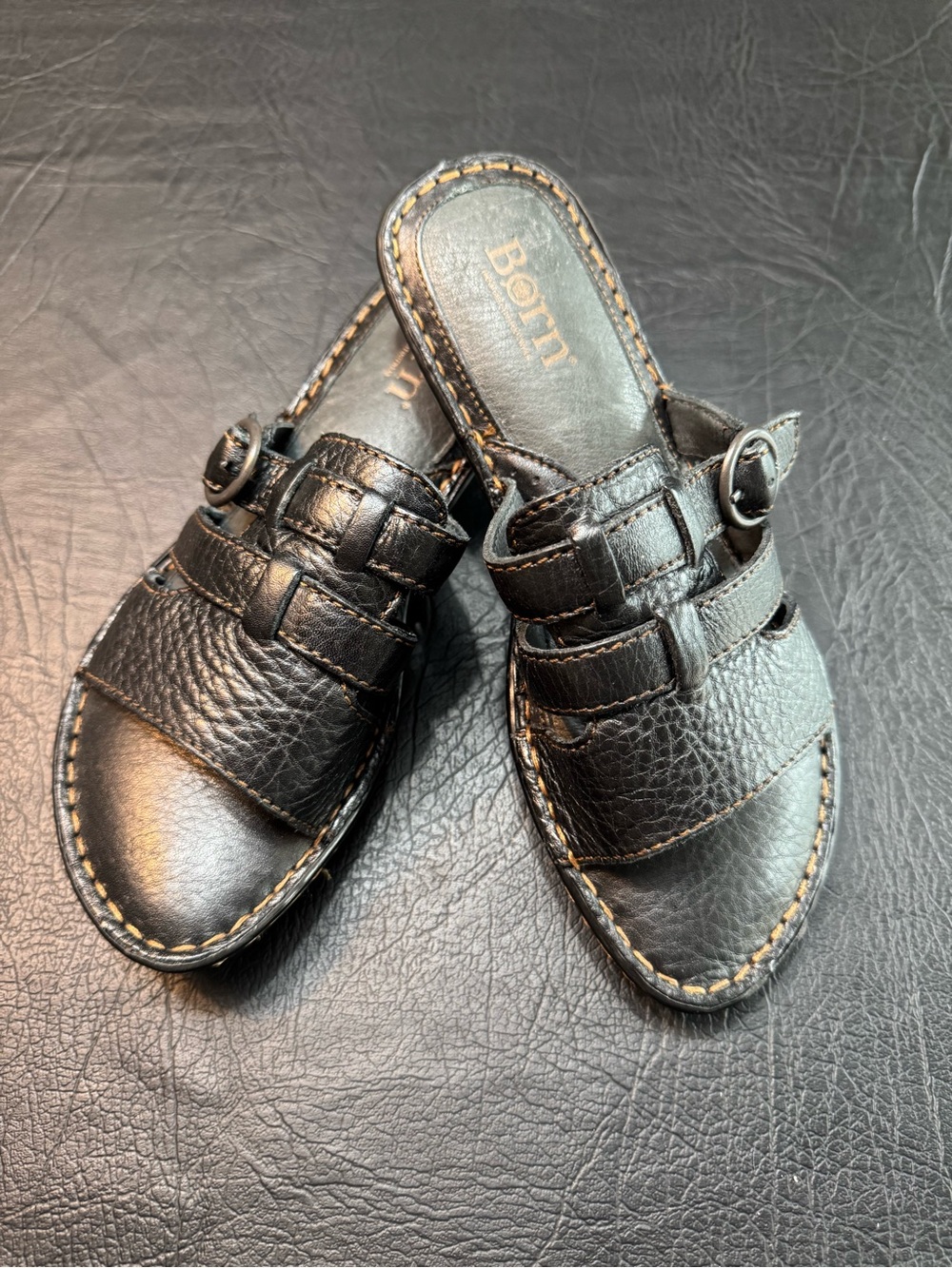 Born Dark Brown Leather Comfort Slide Sandals NWOB Womens 6 Handcrafted Buckle